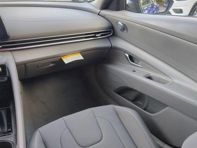 2025 Hyundai Elantra SEL - Photo 16