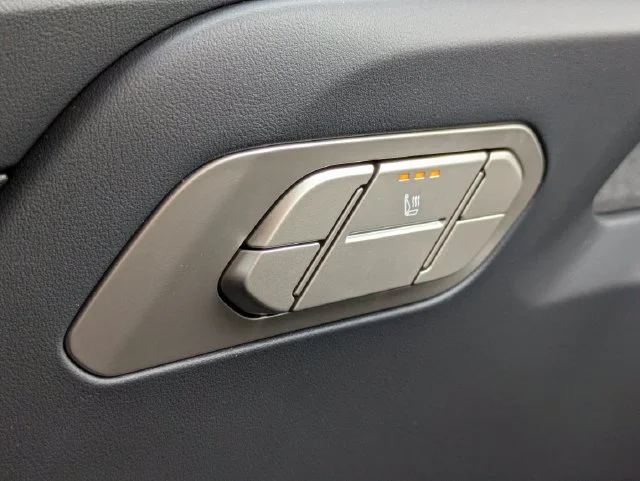 New 2027 White Kia S image 28