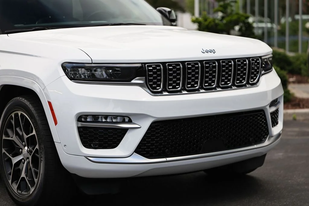 Used 2022 Bright White Clearcoat Jeep Summit Reserve 4xe image 2
