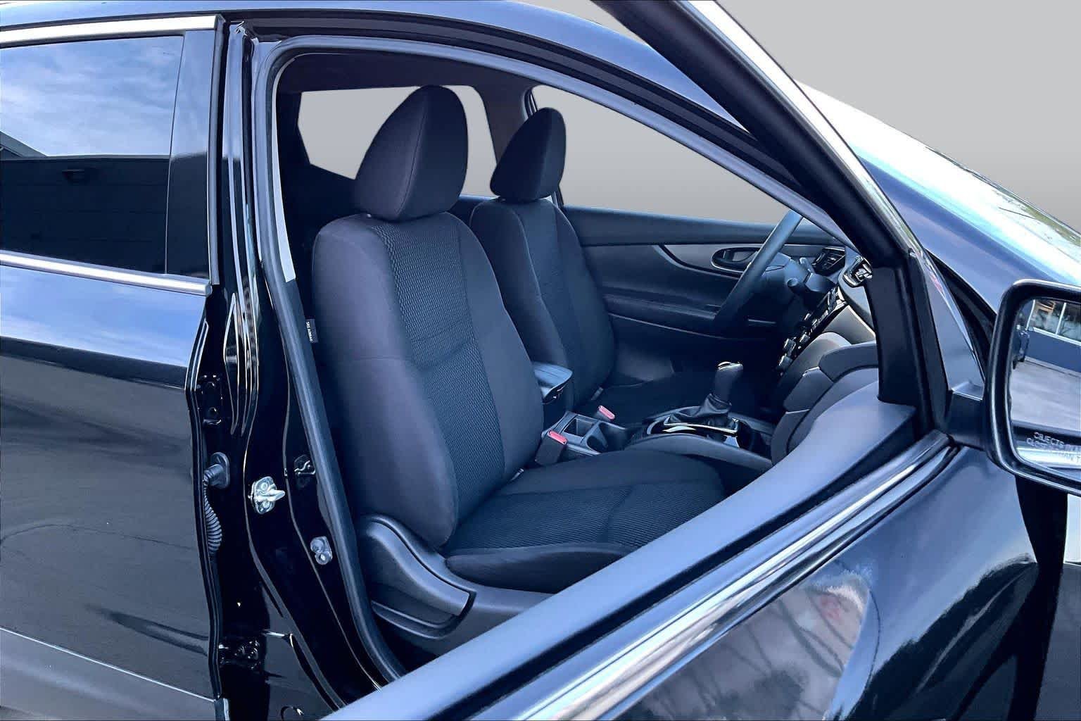 Used 2021 Magnetic Black Pearl Nissan S image 9