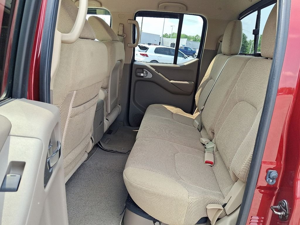 Used 2014 Red Nissan SV image 11