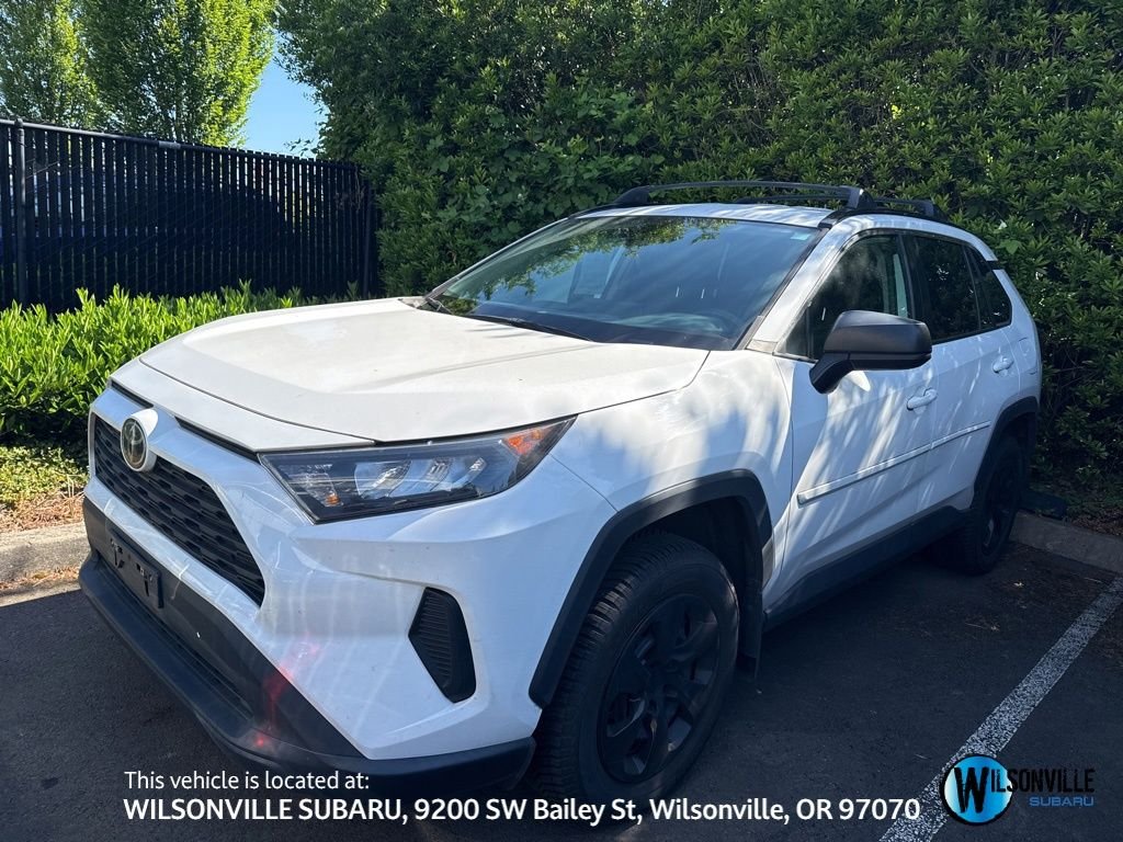 2021 Toyota RAV4 LE AWD's photo