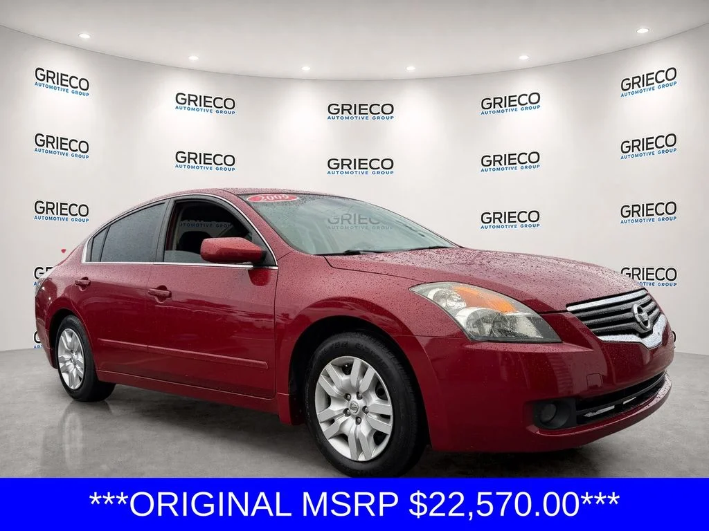 Used 2009 Red Nissan 2.5 S image 1
