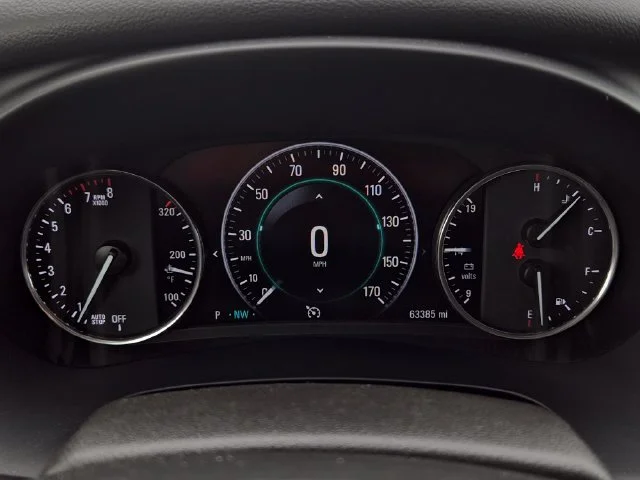 Used 2017 BLACK OYNX Buick Essence image 22