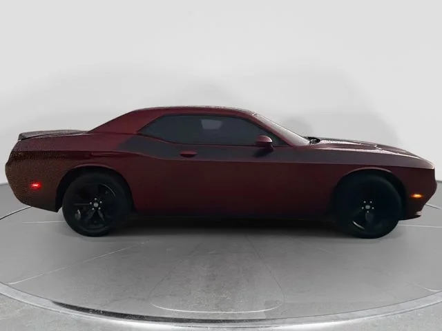 Used 2020 Red Dodge SXT image 2