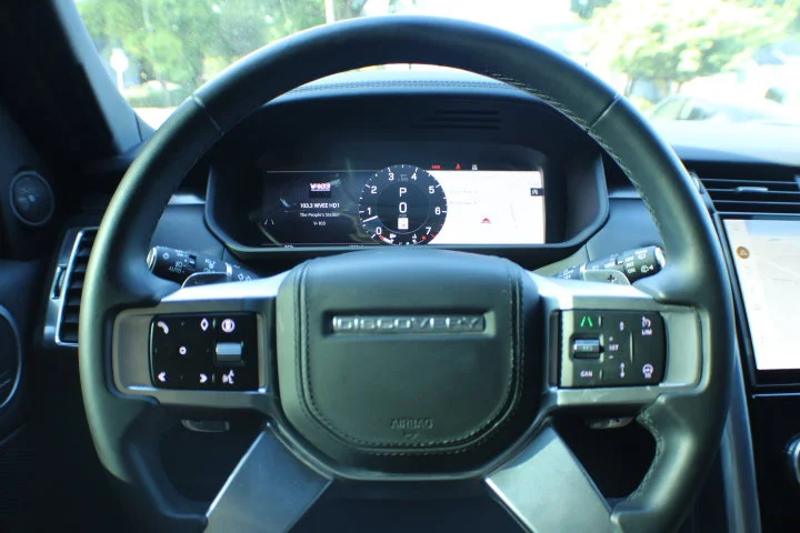 Used 2024 Black Land Rover P360 Metropolitan Edition image 9