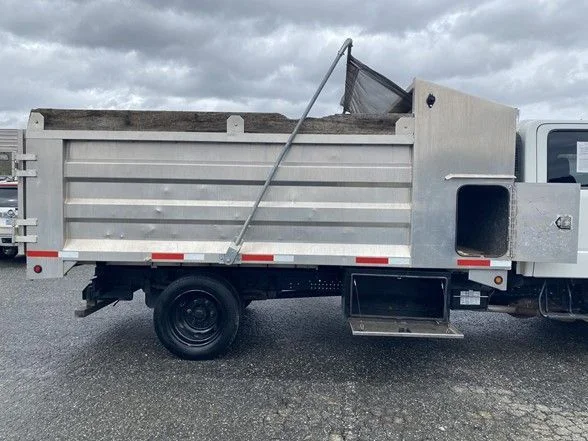 Used 2019 White Isuzu Dump Truck image 2