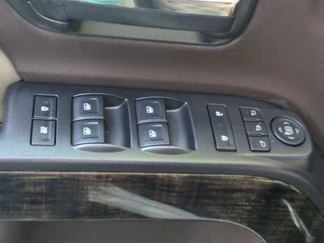 Used 2015 White GMC Denali image 14