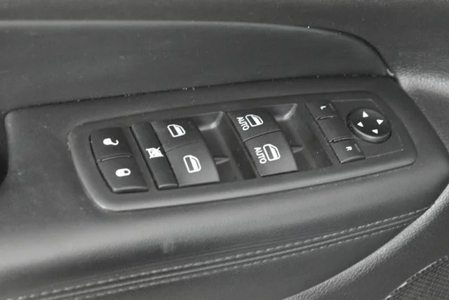 Used 2020 Gray Jeep Limited image 18