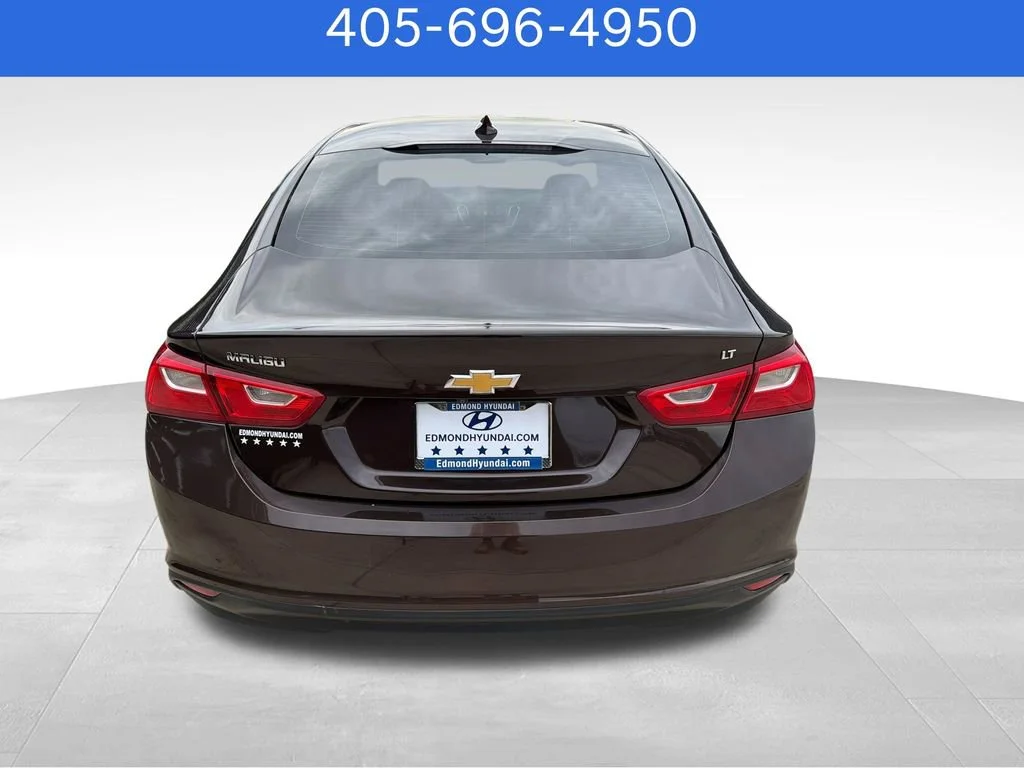 Pre-Owned 2016 Chevrolet Malibu LT
