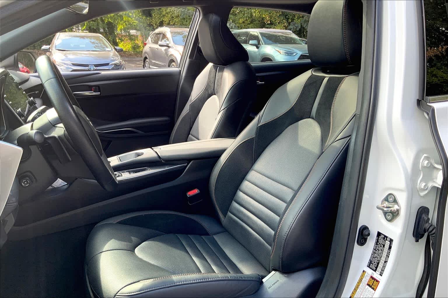 Used 2019 Wind Chill Pearl Toyota Touring image 7