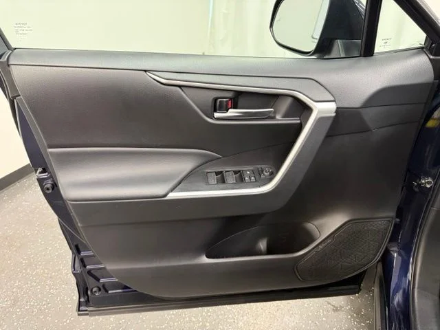Used 2024  Toyota XLE image 10