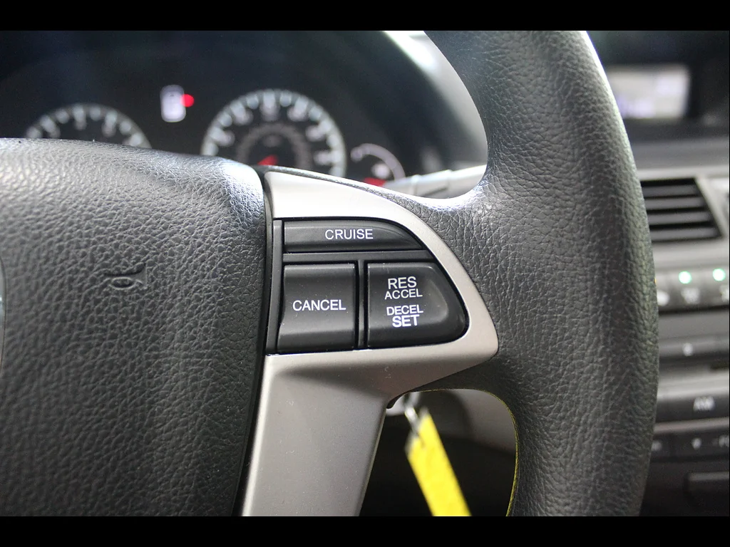 Used 2008 Alabaster Silver Metallic Honda LX image 26
