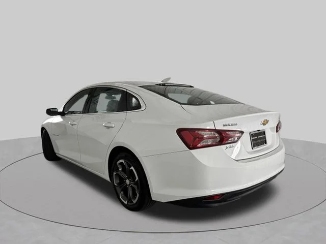 Used 2021 White Chevrolet LT image 5