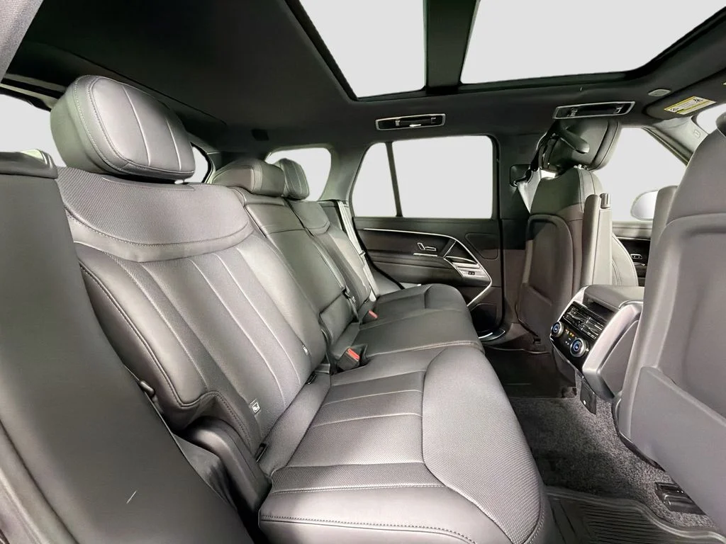 New 2026 Carpathian Grey Land Rover SE image 29