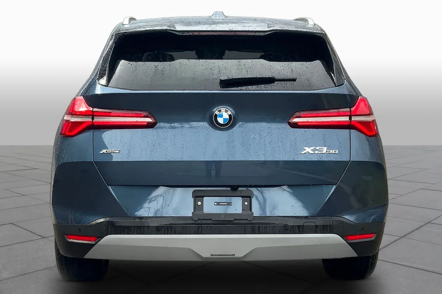 New 2026 Arctic Race Blue metallic BMW 30 xDrive image 4