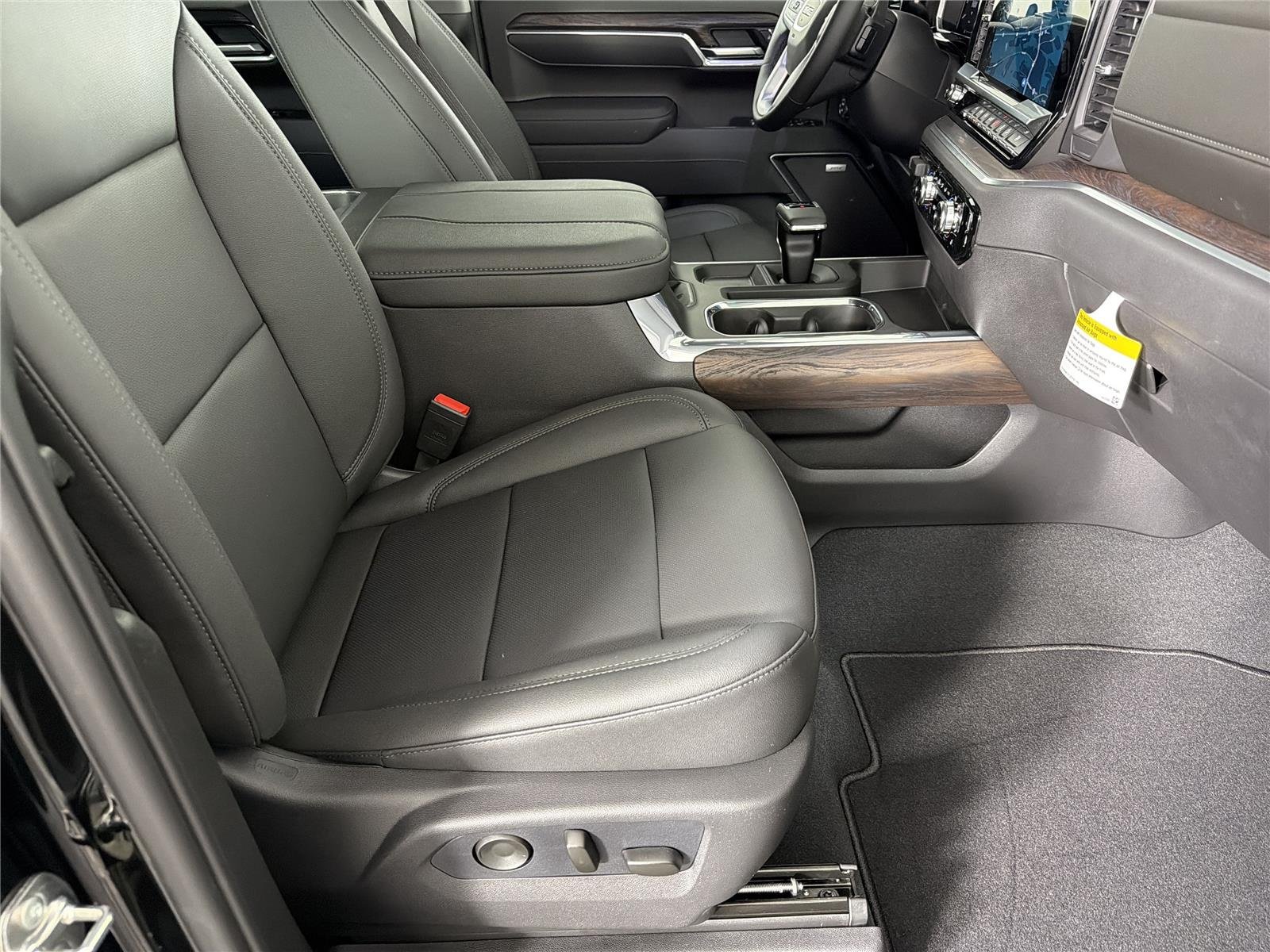 2026 GMC Sierra 1500 SLT - Photo 11