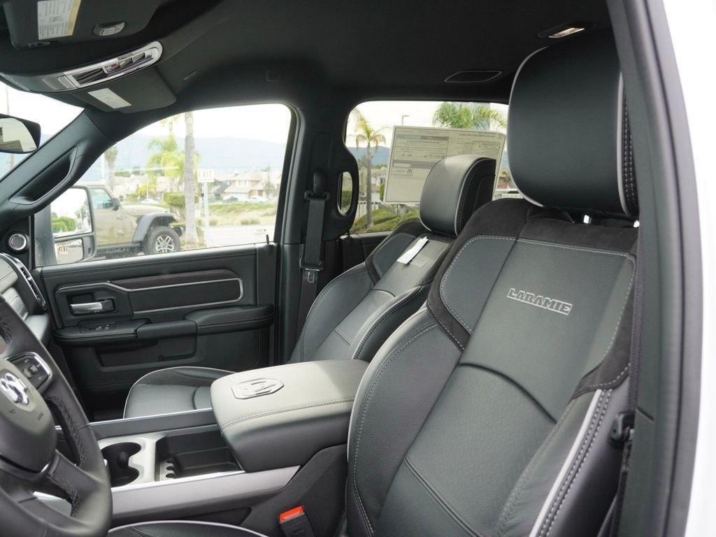 New 2026 Bright White Clear-Coat Exterior Paint RAM Laramie image 17