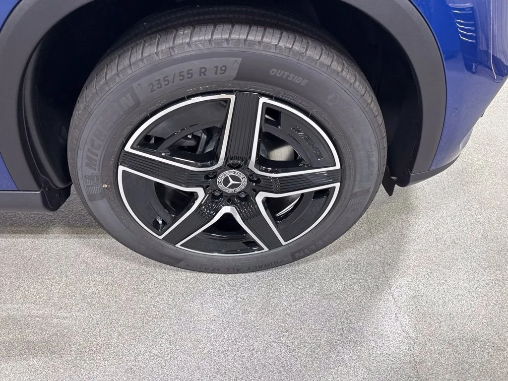 New 2027 Starling Blue Metallic Mercedes-Benz GLC 300 image 12