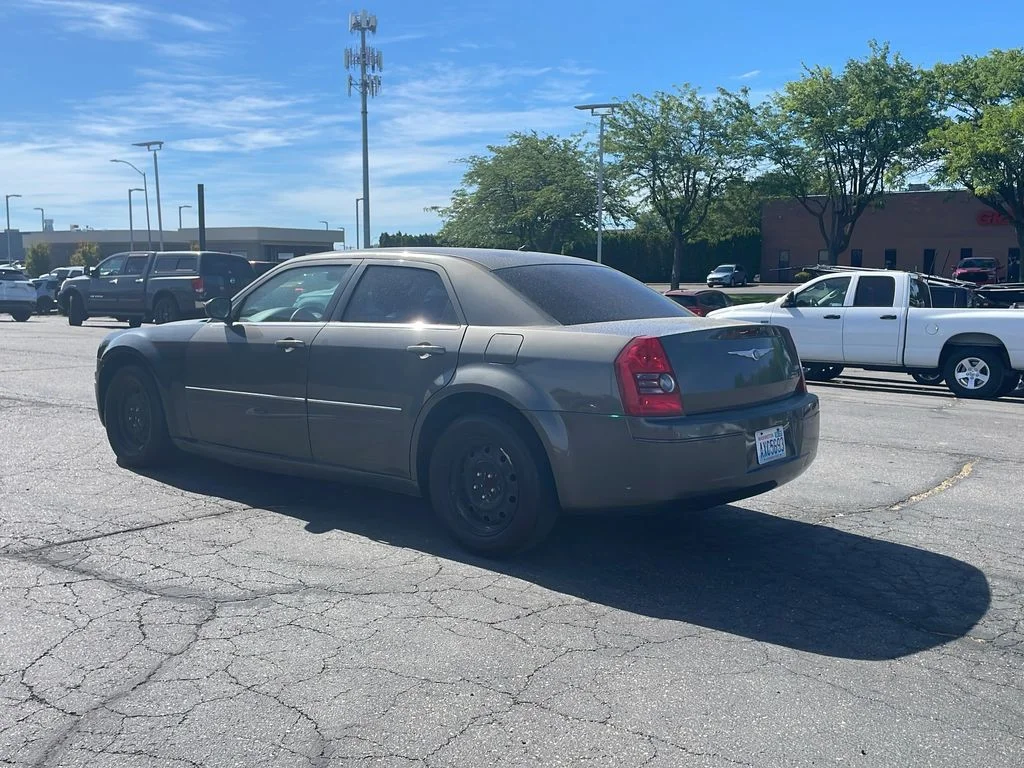 Used 2008 Dark Titanium Metallic Clearcoat Chrysler LX image 5