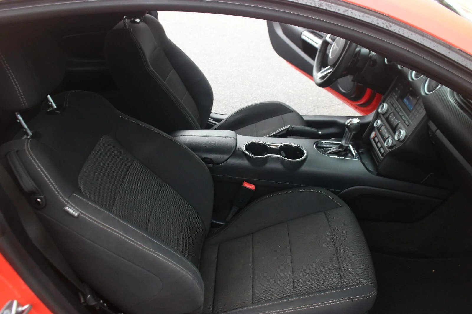 Used 2016  Ford V6 image 30