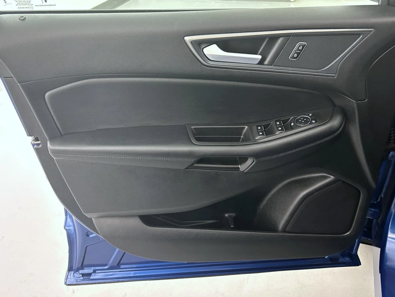 Used 2024 Blue Ford SE image 9