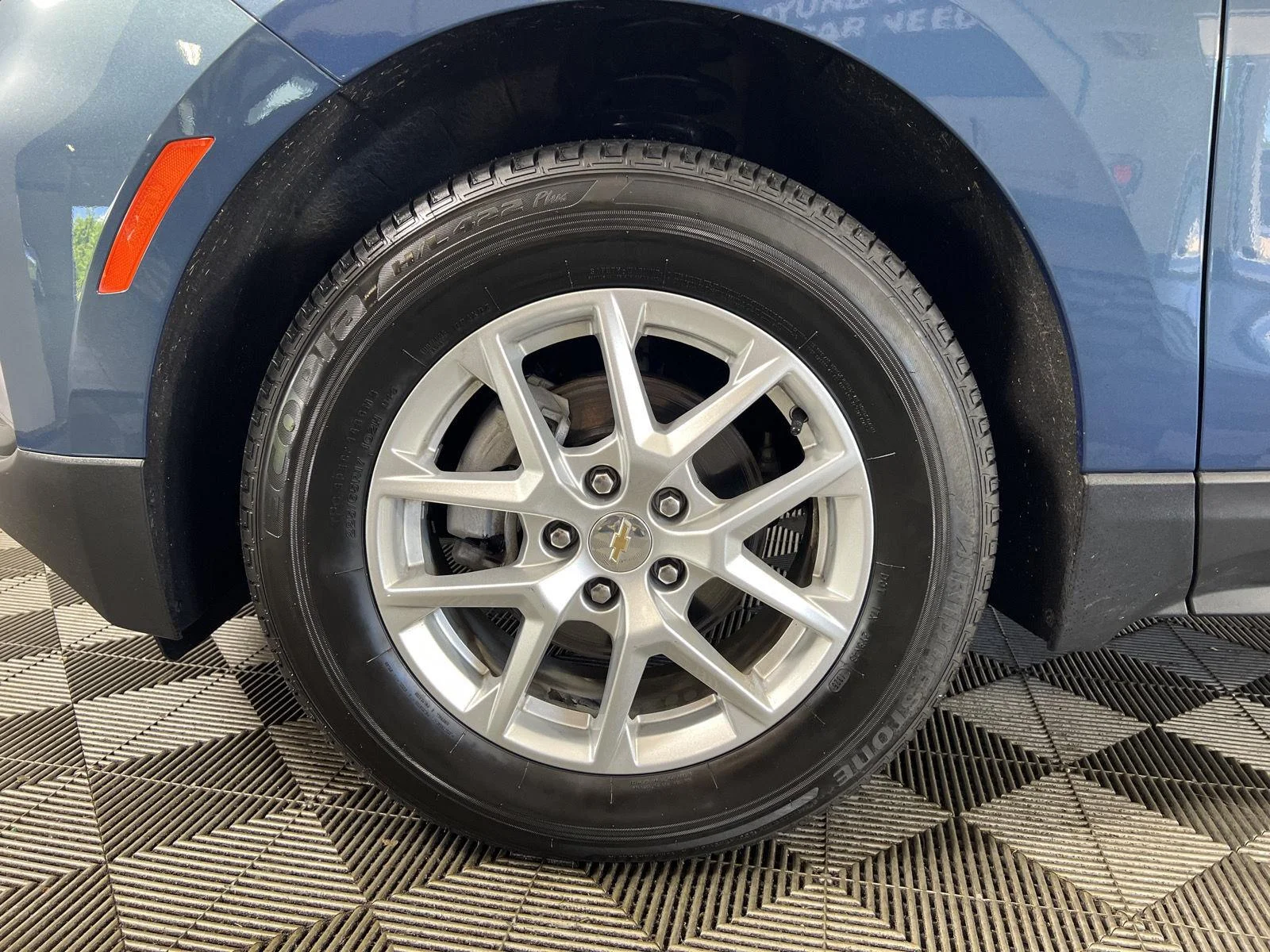 Used 2024 Lakeshore Blue Metallic Chevrolet LT image 30