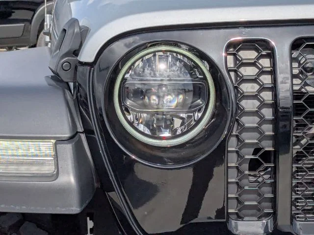 New 2023 Silver Zynith Clear-Coat Exterior Paint Jeep Willys 4xe image 9