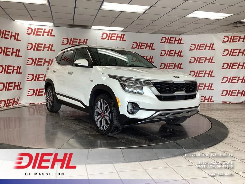 Used 2021 White Kia SX image 1