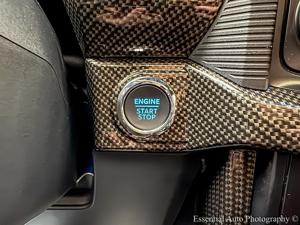 New 2025 Oxford White Ford Lariat® image 16