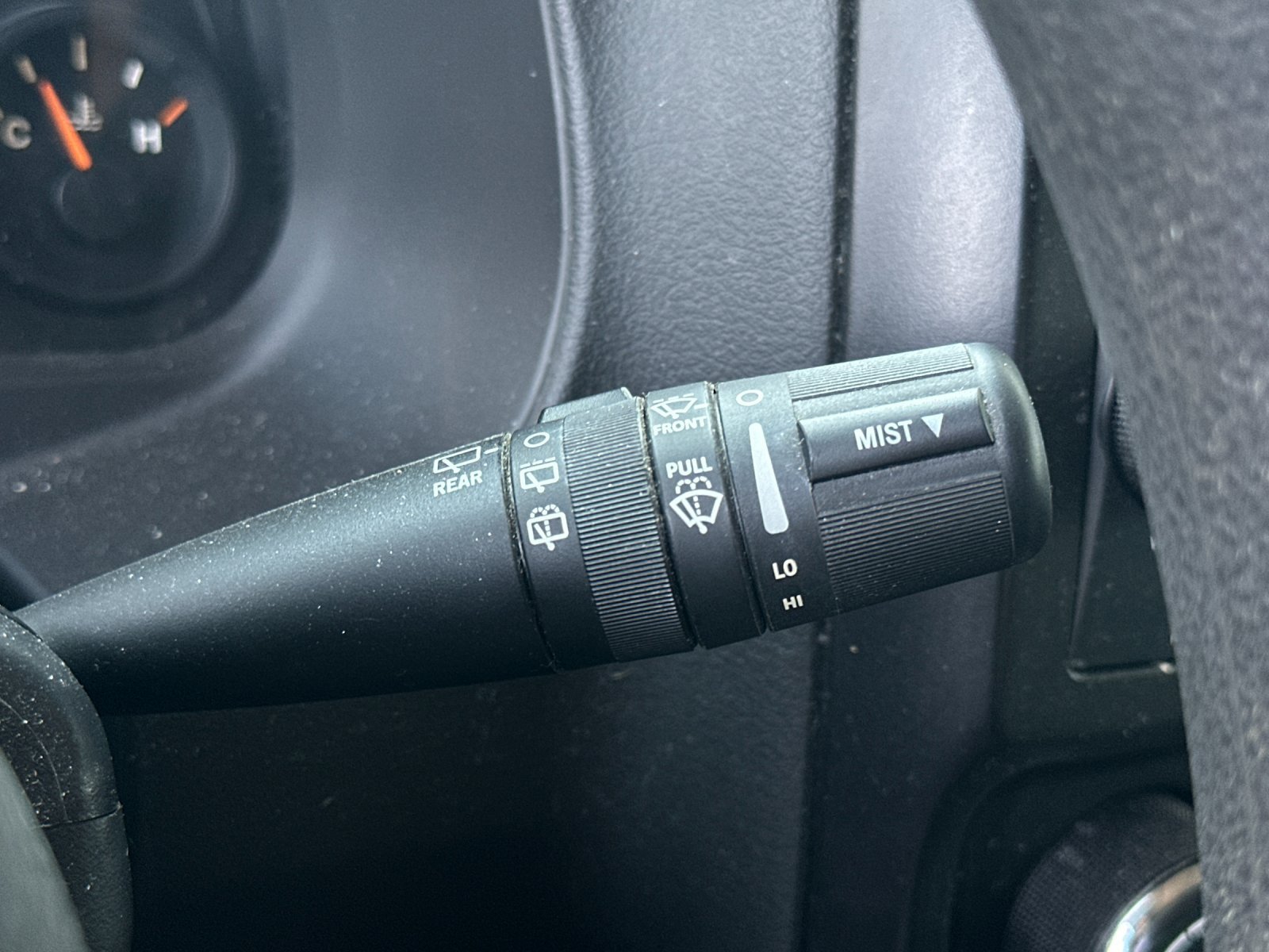 Used 2015 True Blue Pearlcoat Jeep Sport image 21