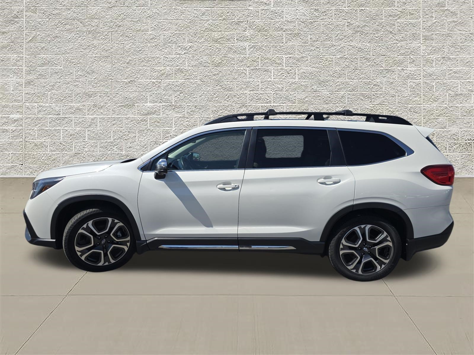 Certified Used 2023 Crystal White Pearl Subaru Limited image 4