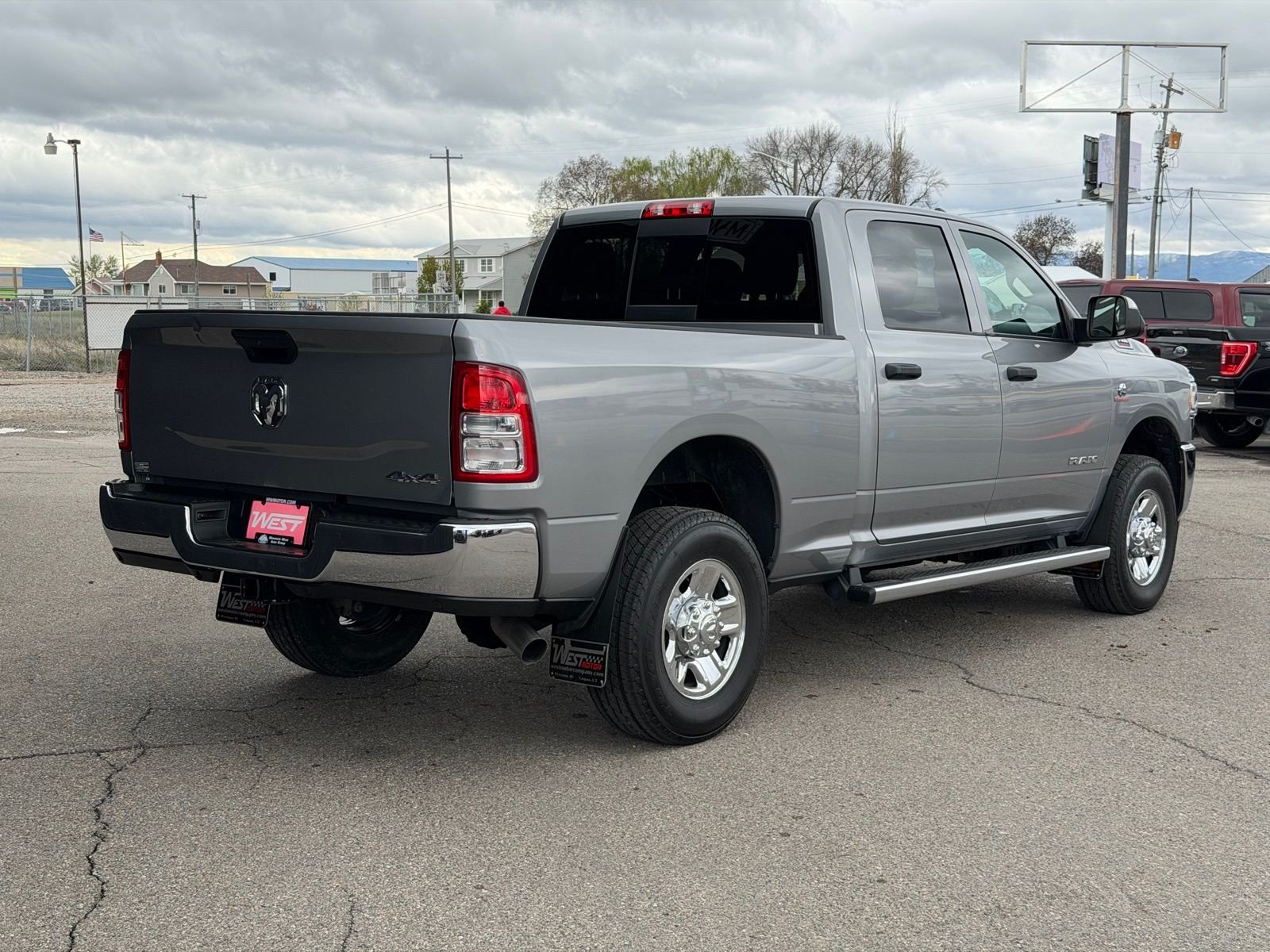 View vehicle photo 7