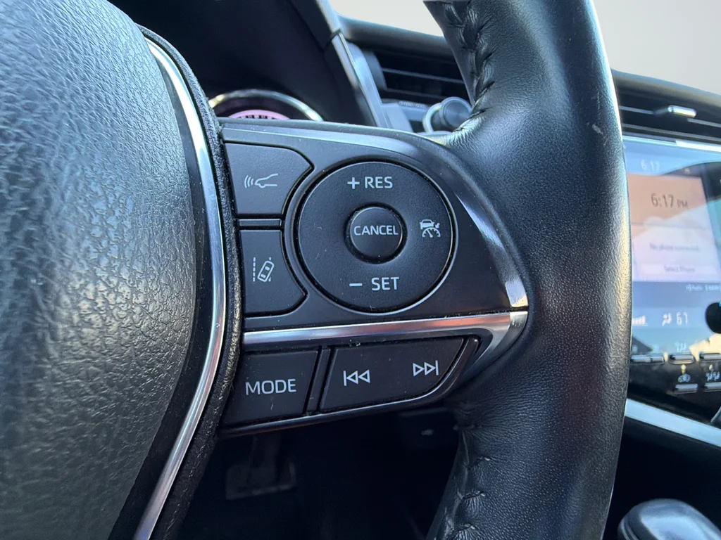 Used 2020 Beige Toyota XLE image 17