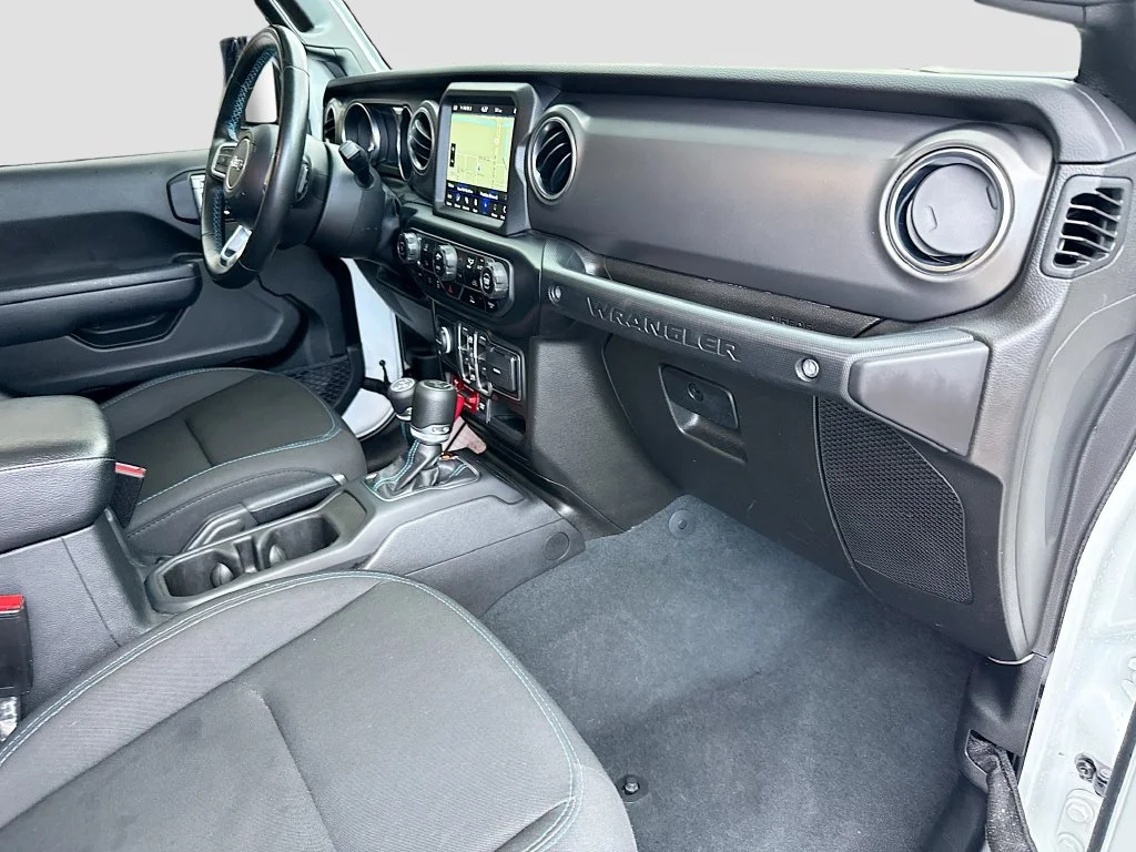 Used 2022 White Jeep Unlimited Rubicon 4xe image 35