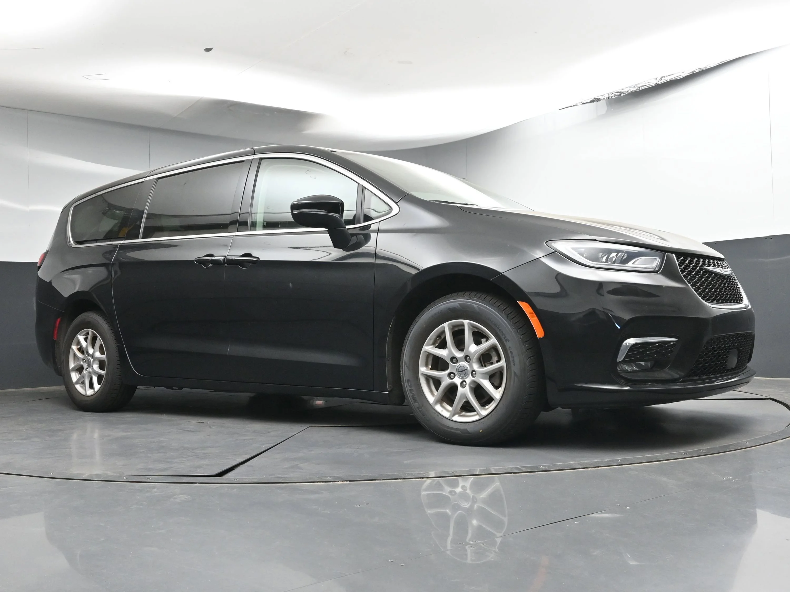 2023 Chrysler Pacifica Touring L - Photo 26