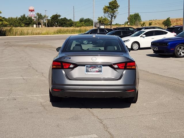 Used 2025 Gray Nissan SV image 6