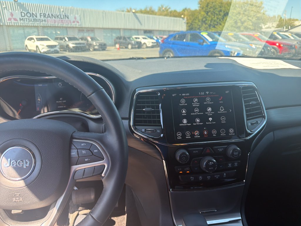 Used 2019 Silver Jeep Laredo E image 20