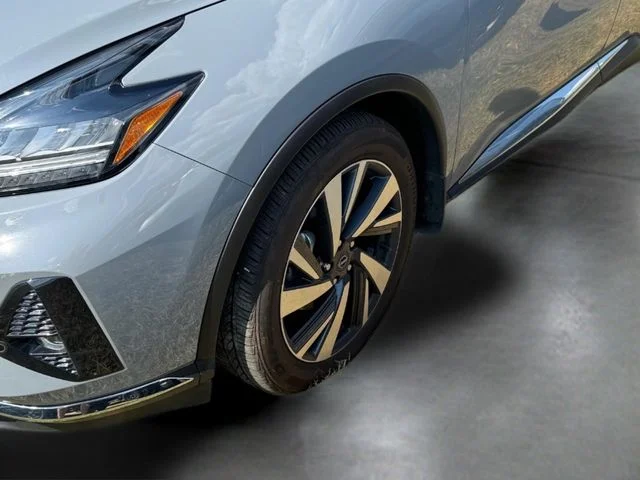 Used 2023 Gray Nissan SL image 5