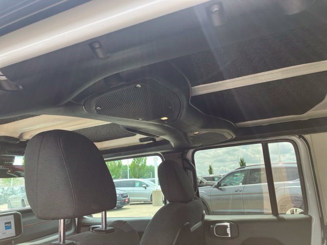 Used 2024 Bright White Clearcoat Jeep Rubicon image 28