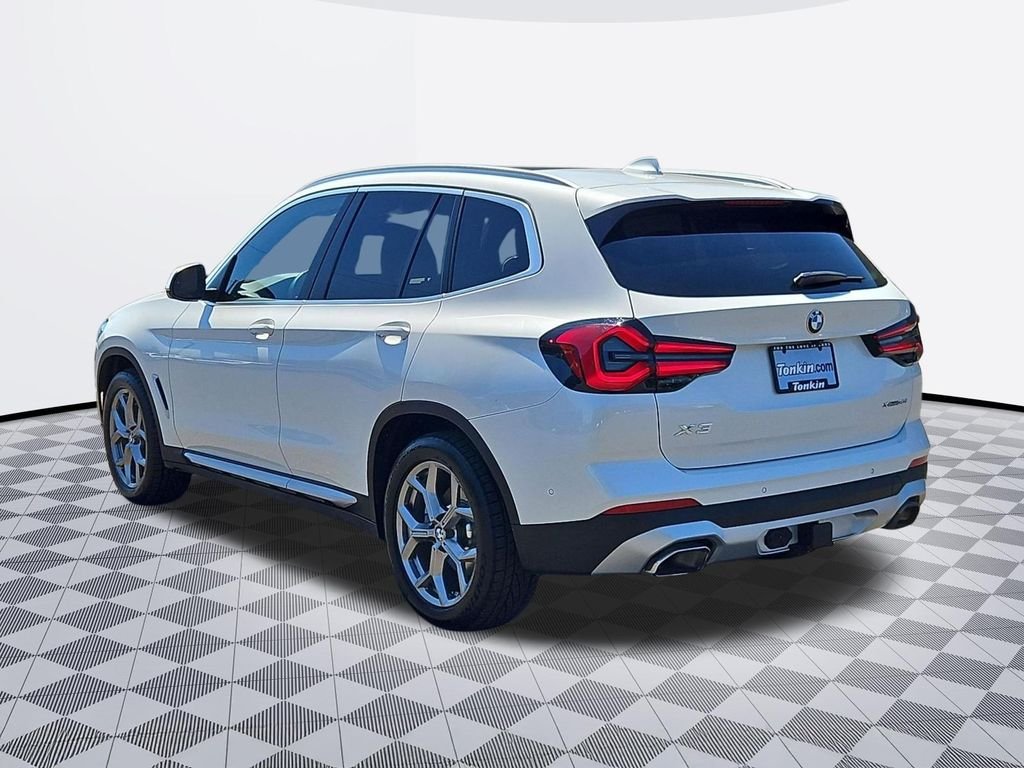 Used 2024 Mineral White Metallic BMW xDrive30i image 3