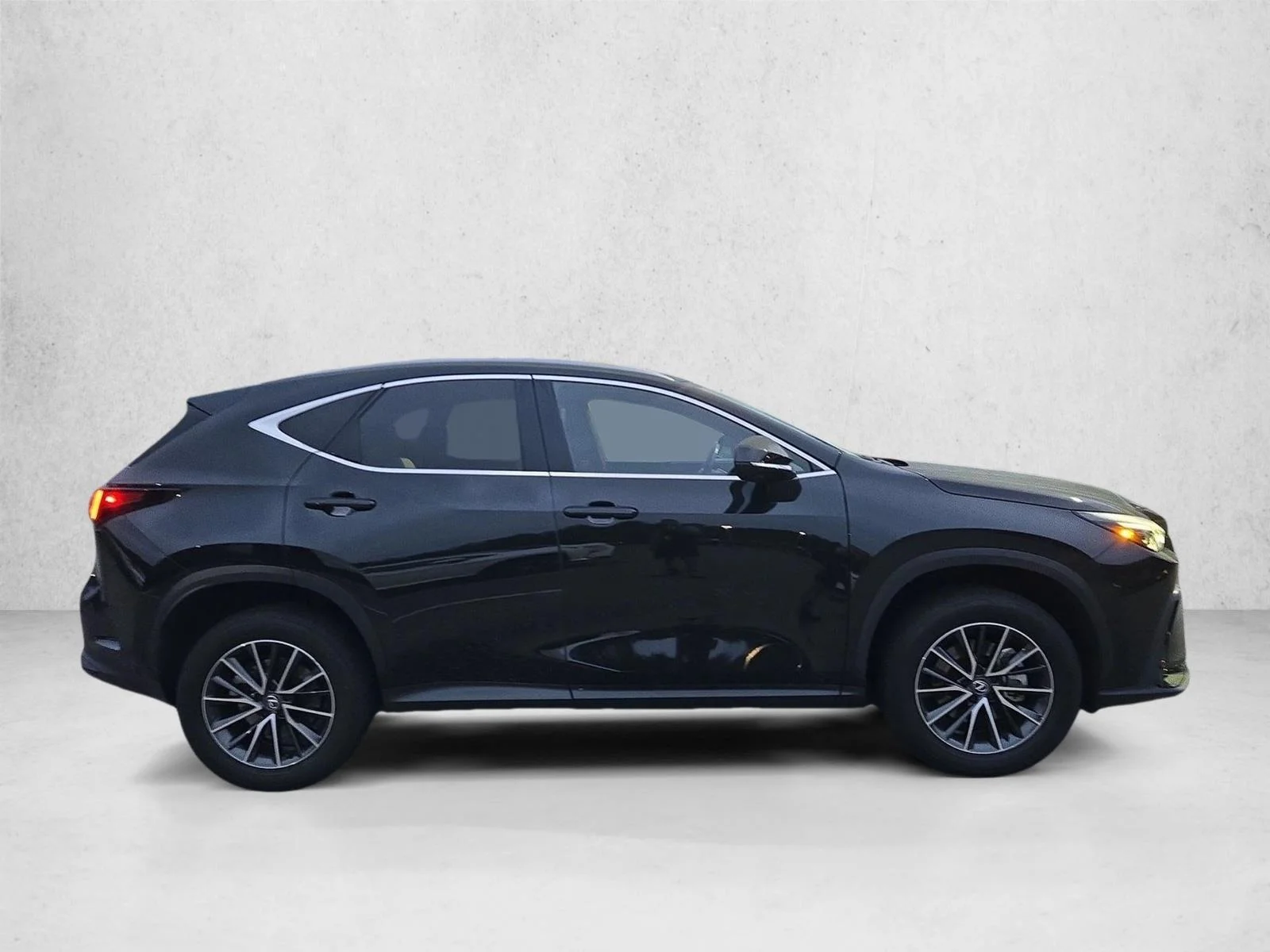 Used 2024 Caviar Lexus NX 350h Luxury image 4