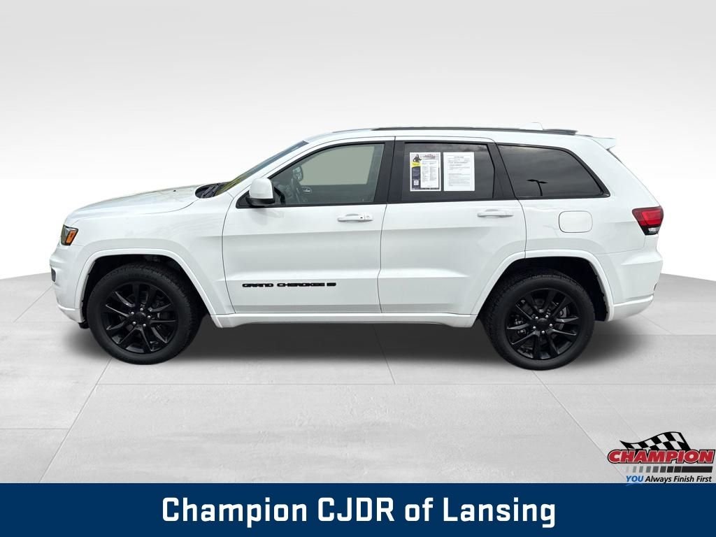 Used 2022 White Jeep Laredo X image 4