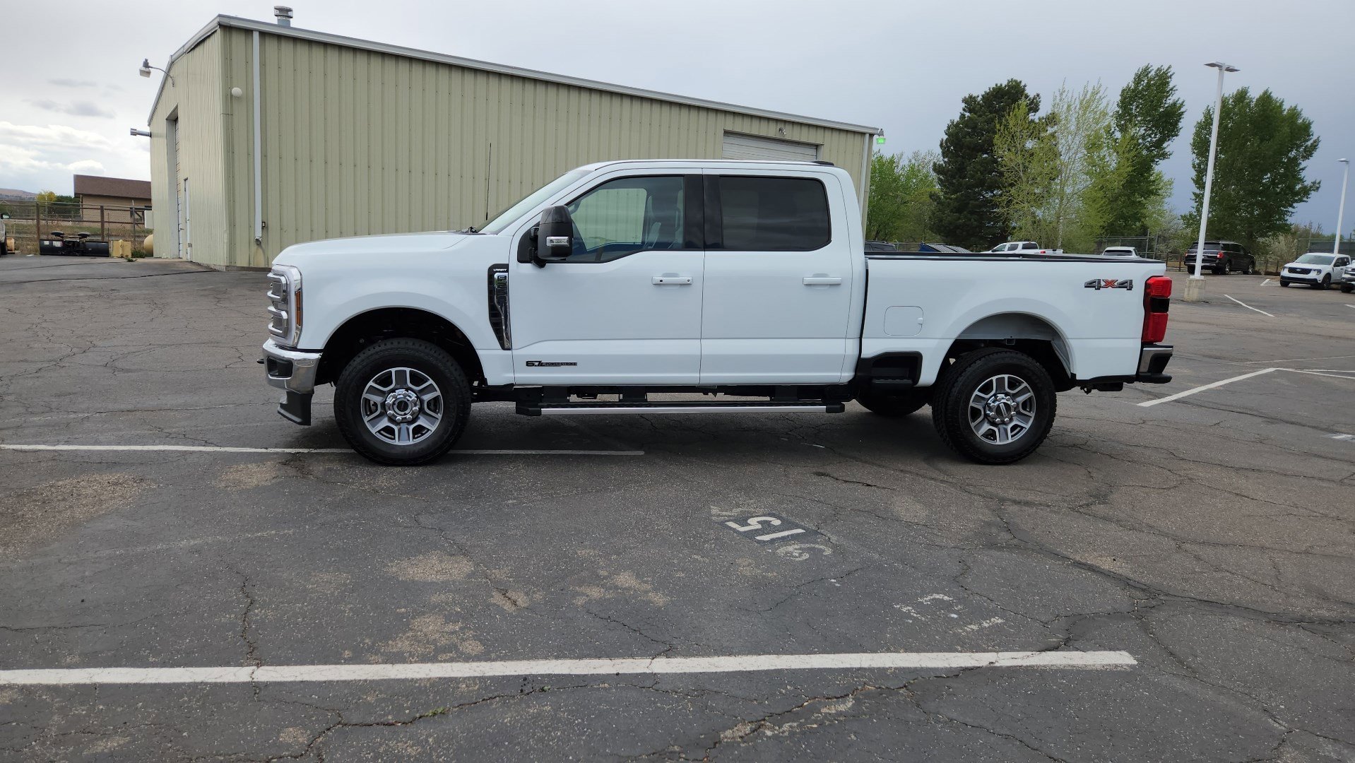 Certified Used 2025 Oxford White Ford LARIAT image 6