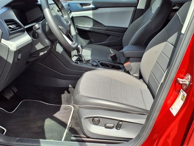 Used 2023 Red Volkswagen 1.5T SE image 15