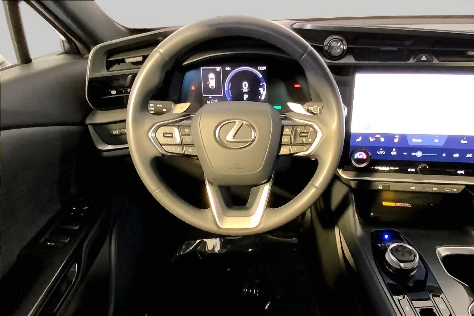 Used 2025 Eminent White Pearl Lexus Premium image 5