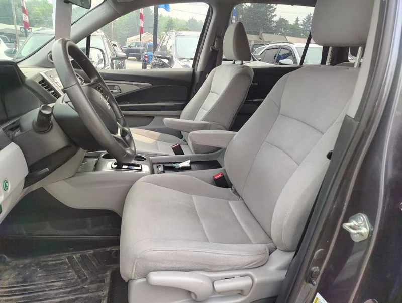 Used 2019  Honda LX image 9