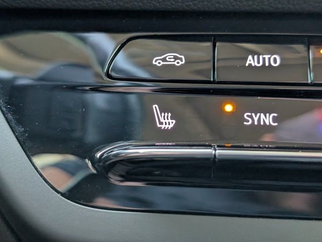 Used 2023  Buick Essence image 21