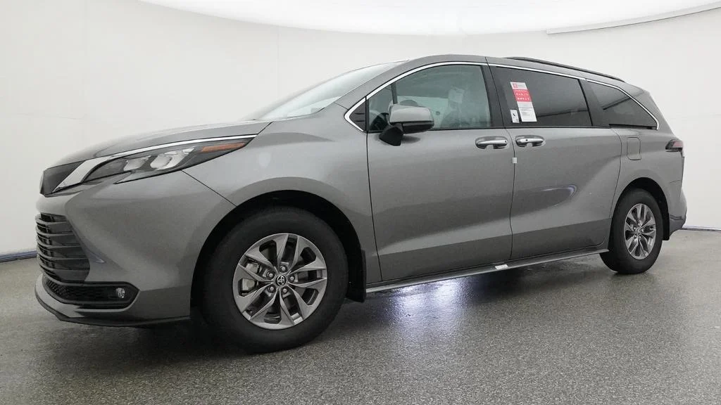 New 2026 Heavy Metal Toyota XLE image 6