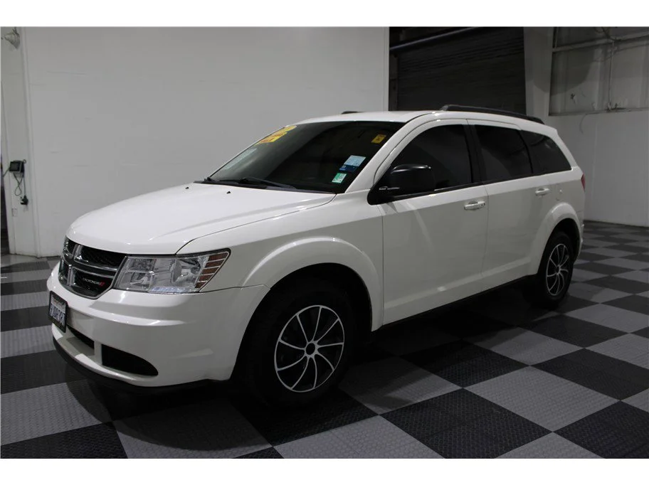 Used 2018 Vice White Dodge SE image 7